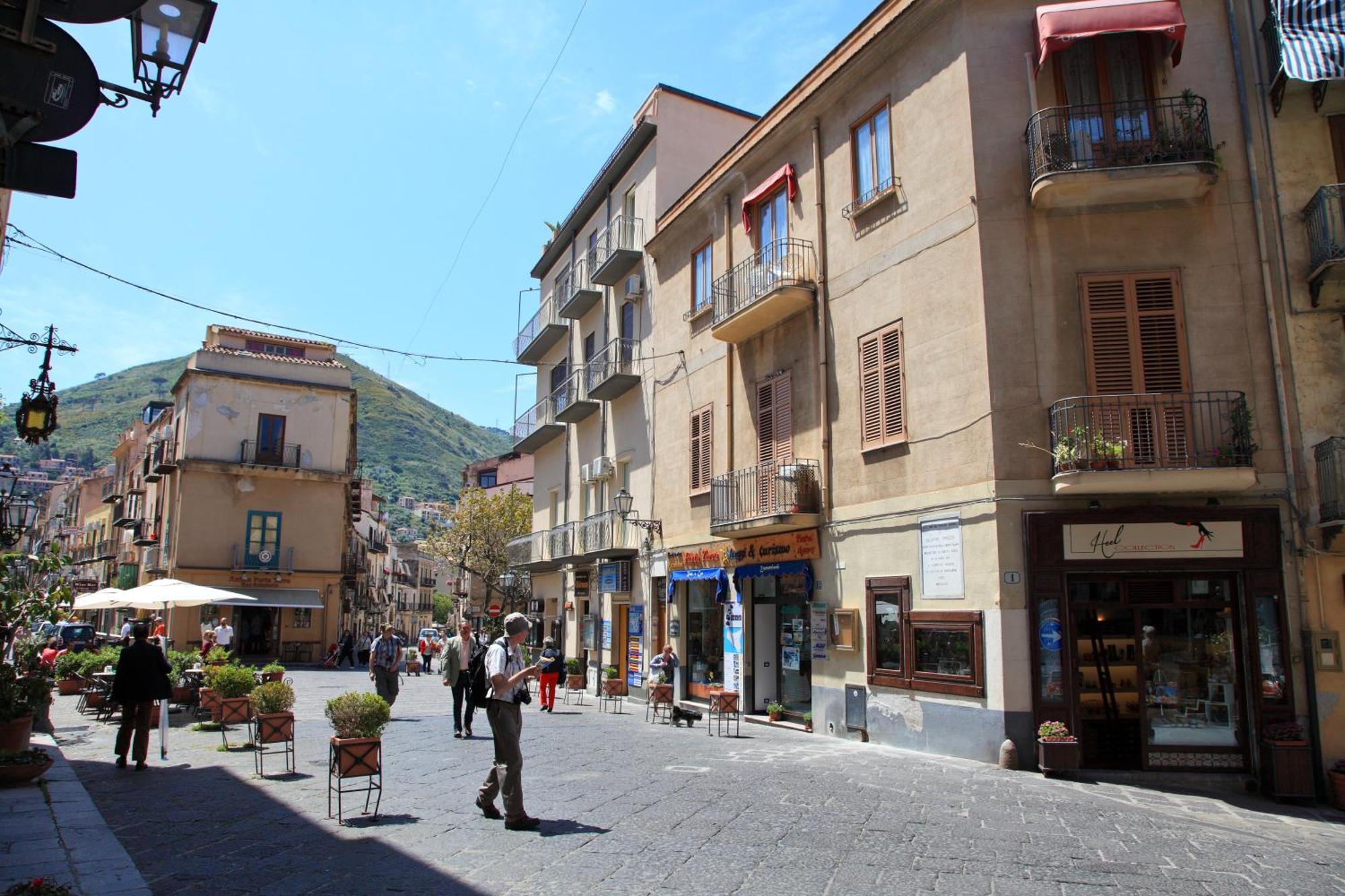 Garibaldi B&B Cefalu Exterior photo
